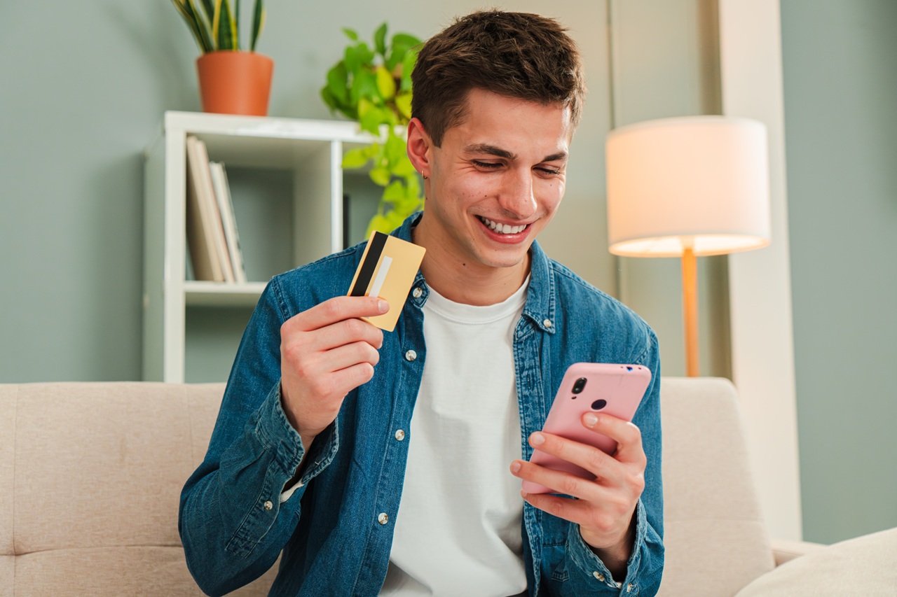 what-is-credit-card-piggybacking?